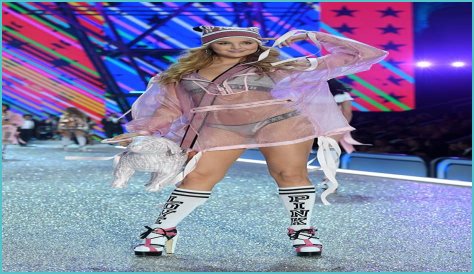 Victoria's Secret's Rachel Hilbert parades her bikini body in the Miami